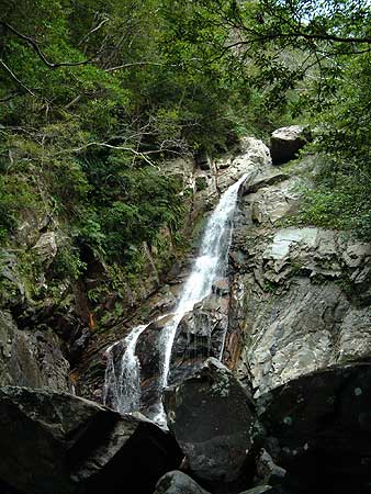 hiji-falls-in-northern-okinawa