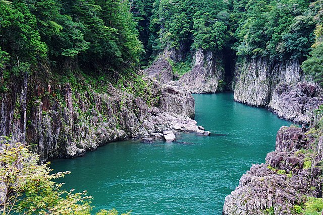dorokyo-gorge-in-kumano-kodo-pilgrimage-routes