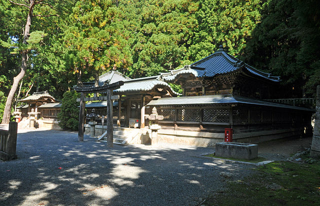 tokugawa-clan-mausoleum-in-koyasan
