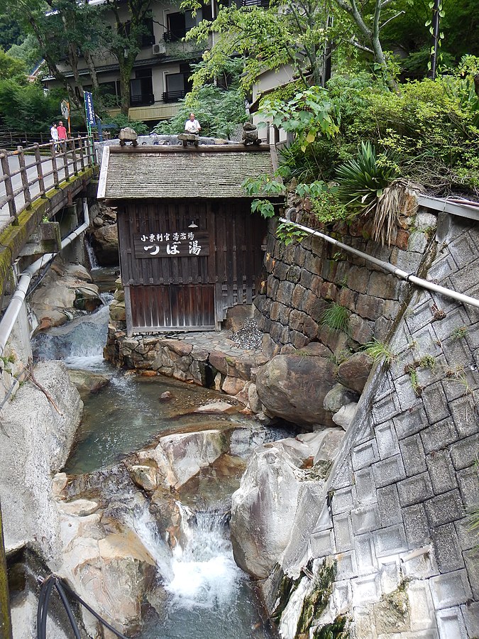 yunomine-onsen-tsuboyu-in-kumano-kodo-pilgrimage-routes